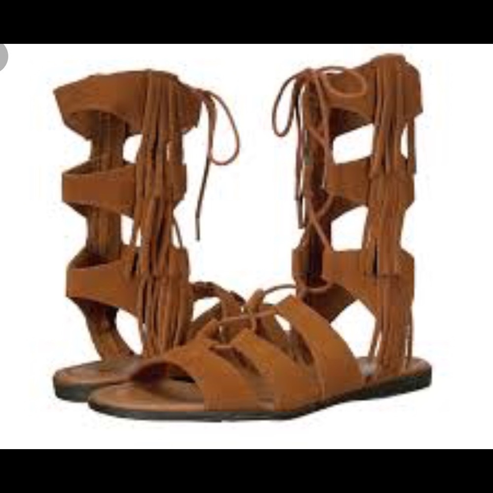 Minnetonka brown sandal size 7